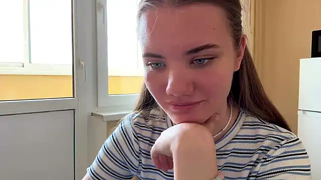 Snapshot of doana_bebriti chatting on June 15, 2026, 11:34 am doana bebriti online show from June 15, 2026, 11:34 am