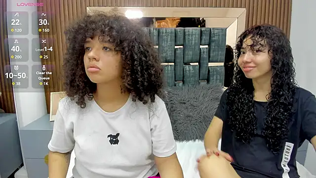 Chloe and Violeta online show from May 1, 2026, 11:59 am