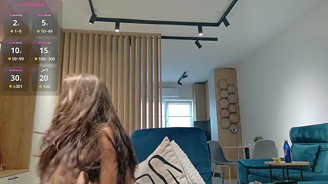 Tiny Blush online show from June 7, 2026, 6:28 am