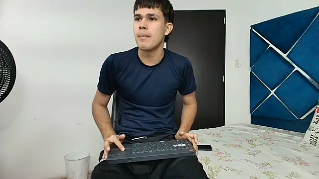 EdwinBoys online show from June 12, 2026, 1:10 pm