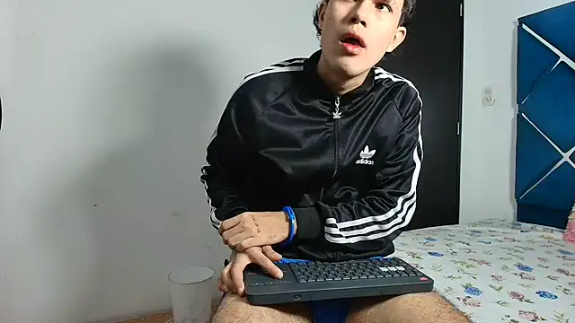 EdwinBoys online show from June 20, 2026, 2:09 pm