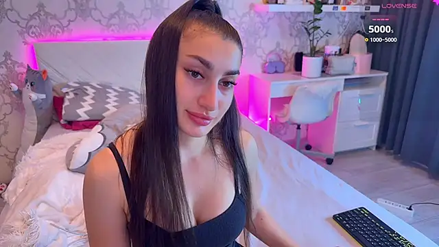 Snapshot of MyNaomi chatting on July 8, 2026, 6:56 pm MyNaomi online show from July 8, 2026, 6:56 pm
