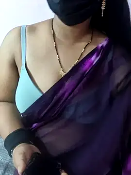 sweetylove01 online show from August 5, 2026, 6:11 pm