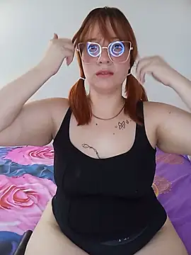 Snapshot of Curves_Nina chatting on July 8, 2026, 4:00 pm Curves Nina online show from July 8, 2026, 4:00 pm
