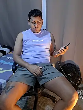 Snapshot of Saul_88 chatting on April 17, 2026, 11:52 pm Saul 88 online show from April 17, 2026, 11:52 pm