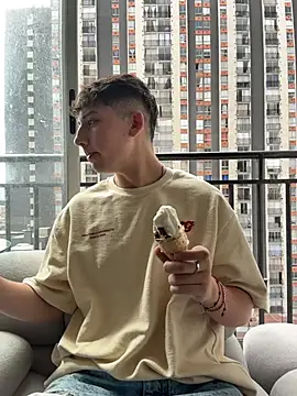 OLIVER K online show from June 30, 2026, 7:26 pm