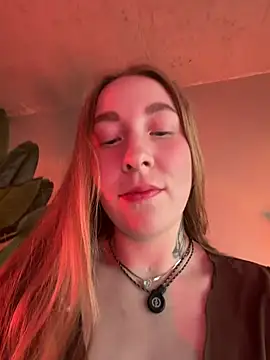 Snapshot of ShowmeYourfetish chatting on June 3, 2026, 4:48 am ShowmeYourfetish online show from June 3, 2026, 4:48 am
