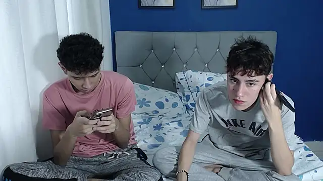 Thiago And Gael online show from July 29, 2026, 8:51 pm