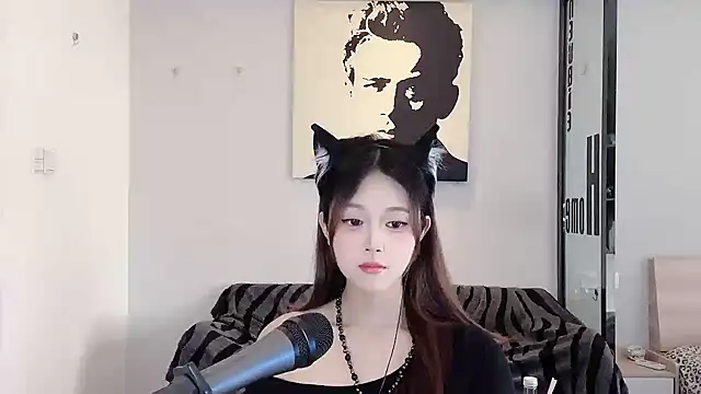 KiKi-011 online show from June 14, 2026, 6:37 am