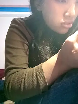 LucyBri01 online show from April 25, 2026, 2:25 pm