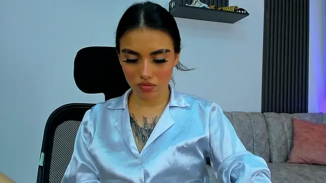 isabella hv online show from July 14, 2026, 2:05 am