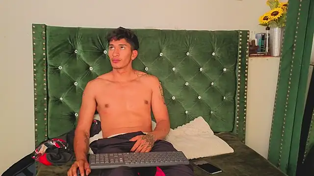 Zayn Moretti online show from June 29, 2026, 4:51 pm