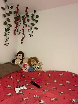 Daphnne Curly online show from April 19, 2026, 9:39 pm