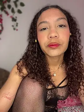 Daphnne Curly online show from May 7, 2026, 5:13 am