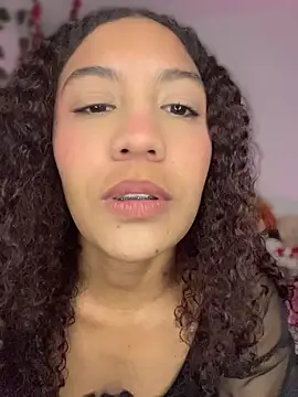 Daphnne Curly online show from May 10, 2026, 1:33 am