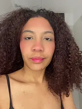 Daphnne Curly online show from May 17, 2026, 10:17 pm