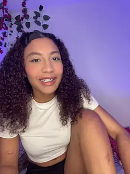 Daphnne Curly online show from May 22, 2026, 3:46 am