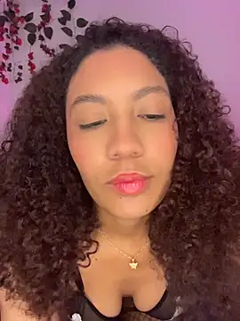 Daphnne Curly online show from June 6, 2026, 4:39 am