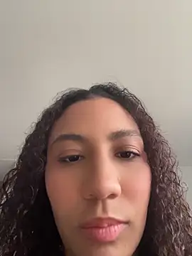 Daphnne Curly online show from June 7, 2026, 10:46 pm