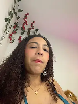 Daphnne Curly online show from June 10, 2026, 6:01 am