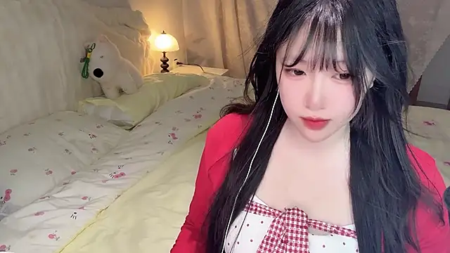 SweetButWildbaby online show from May 10, 2026, 3:39 pm