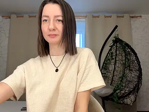 MariaSpadoni online show from April 27, 2026, 4:49 pm