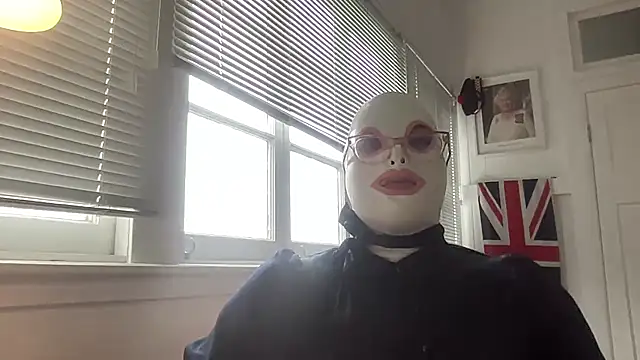 Paramariborubber online show from May 28, 2026, 1:47 am