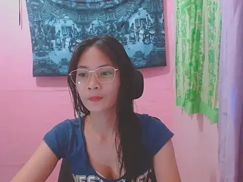 Snapshot of Sweetsexylady19 chatting on May 23, 2026, 12:53 pm Sweetsexylady19 online show from May 23, 2026, 12:53 pm