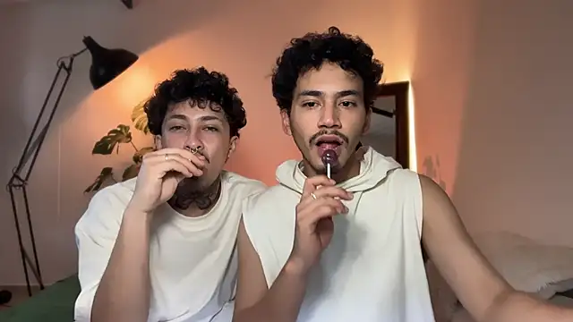 Noah and Steven online show from May 8, 2026, 9:53 pm