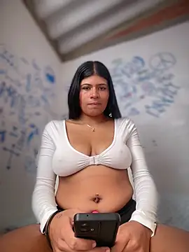ElahiaMarquez online show from May 12, 2026, 2:47 pm