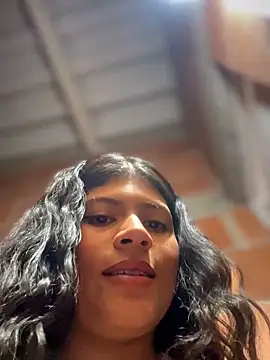 ElahiaMarquez online show from May 15, 2026, 4:25 pm