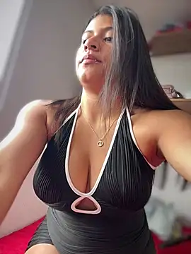 ElahiaMarquez online show from August 4, 2026, 9:28 pm
