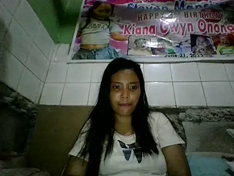juicyredt online show from June 17, 2026, 3:31 am