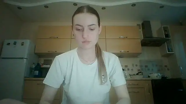 Lisanta online show from July 19, 2026, 4:44 pm