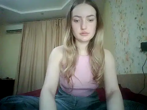 Lisanta online show from July 30, 2026, 7:13 pm