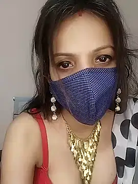 lovelyrosewifey online show from May 6, 2026, 4:56 pm