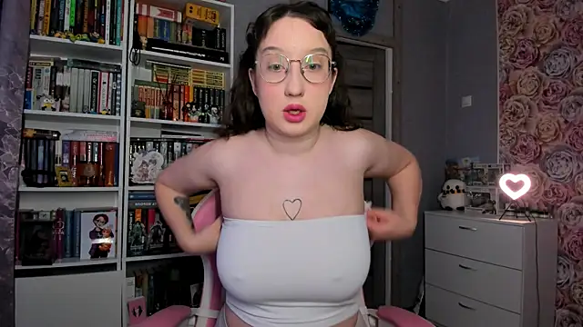 minionkaa online show from May 11, 2026, 3:34 am