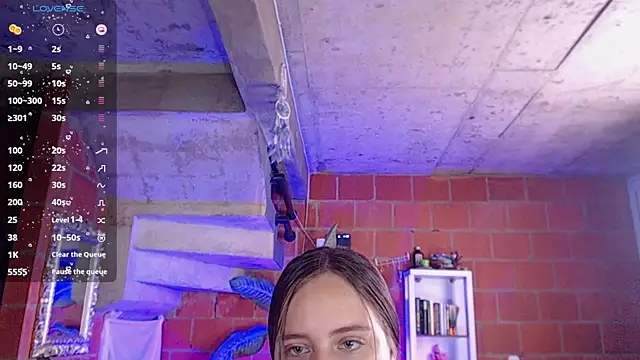 Valerymoon19 online show from June 4, 2026, 4:57 pm