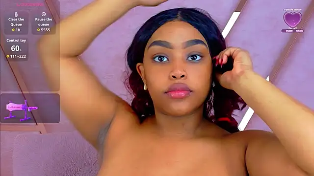 TiannahGlow online show from May 28, 2026, 12:46 pm