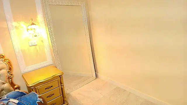 PaulineKosh online show from June 24, 2026, 9:47 pm