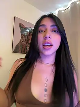 IsabellaNoir  online show from July 24, 2026, 6:28 pm