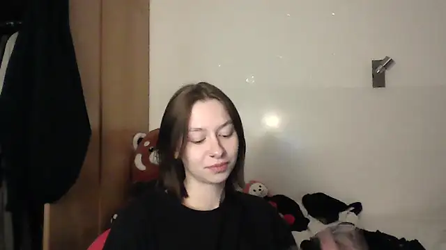 JuicyErika online show from May 7, 2026, 10:04 pm