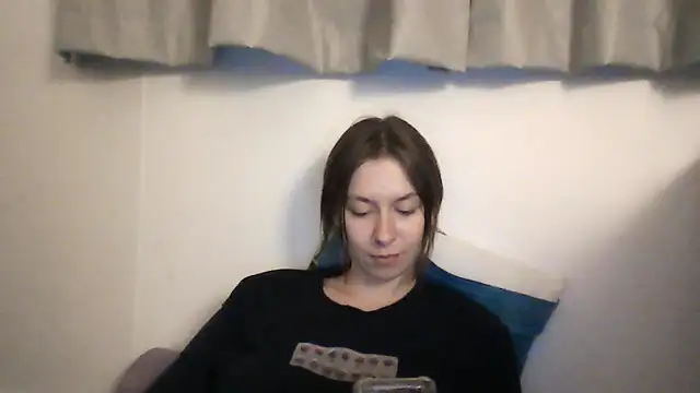 JuicyErika online show from June 16, 2026, 11:18 pm