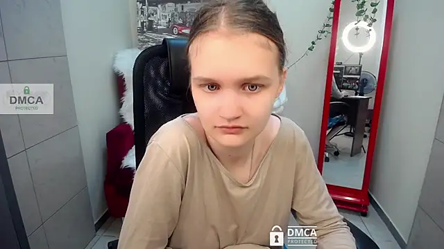  donnaSia  online show from June 19, 2026, 9:13 am