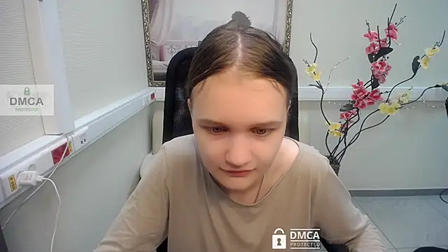  donnaSia  online show from July 12, 2026, 6:48 am
