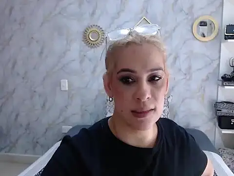 Snapshot of electra_gold chatting on May 6, 2026, 7:19 pm electra gold online show from May 6, 2026, 7:19 pm