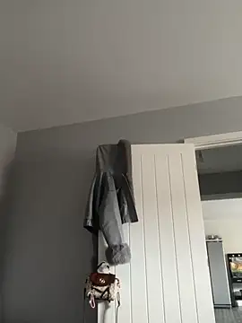 Poppylooloo online show from June 21, 2026, 1:03 pm