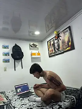 Jackdaniel001  online show from June 1, 2026, 4:47 am