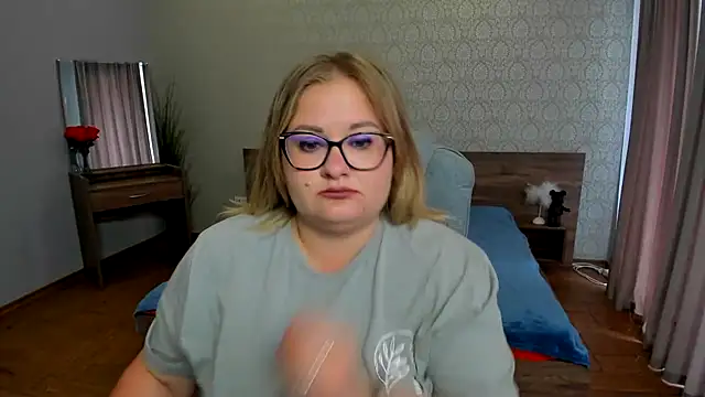 IrenRori online show from July 13, 2026, 6:05 am