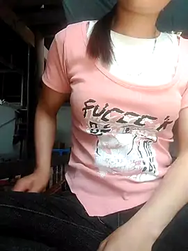 tom1133 online show from April 25, 2026, 4:26 am